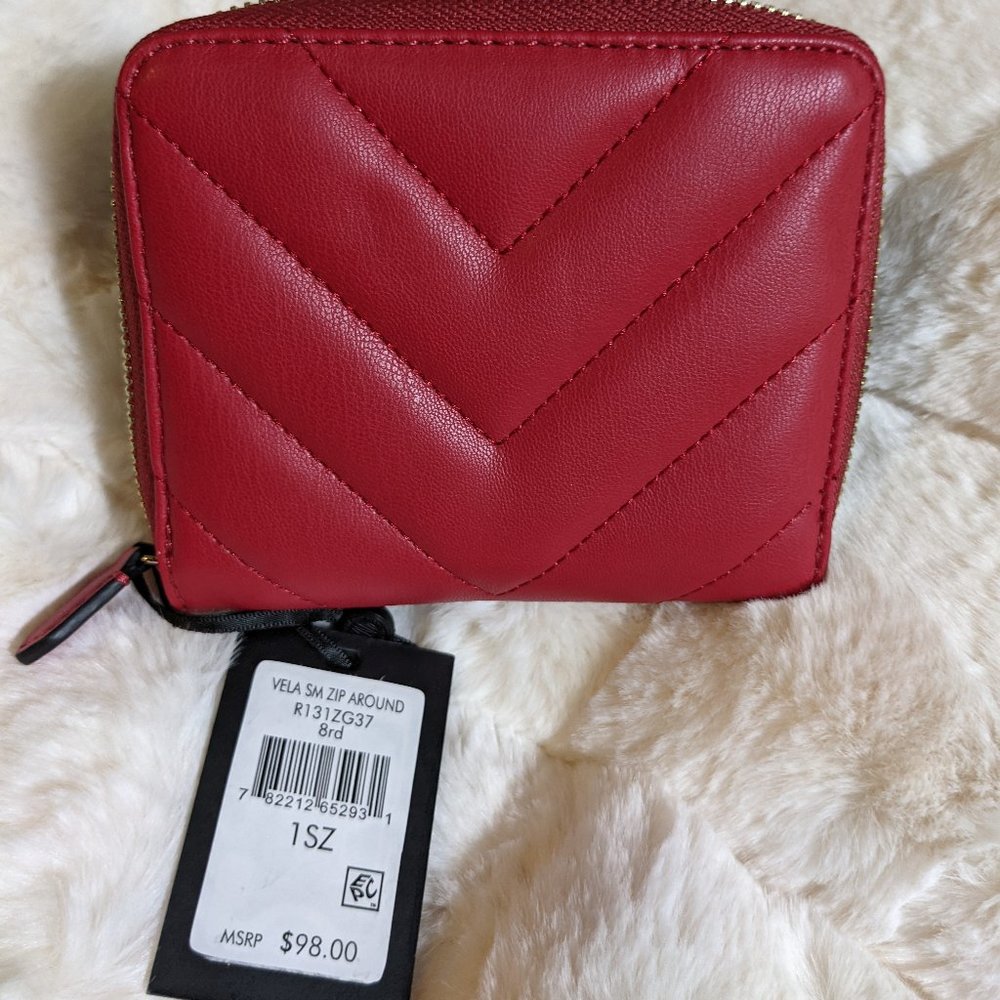 🆕🔥 DKNY Women's Red Vela Quilted Chevron Wallet, S, Red/Gold - Picture 4 of 6